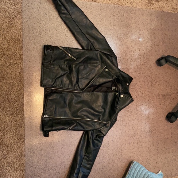 Leather jacket - Picture 2 of 4